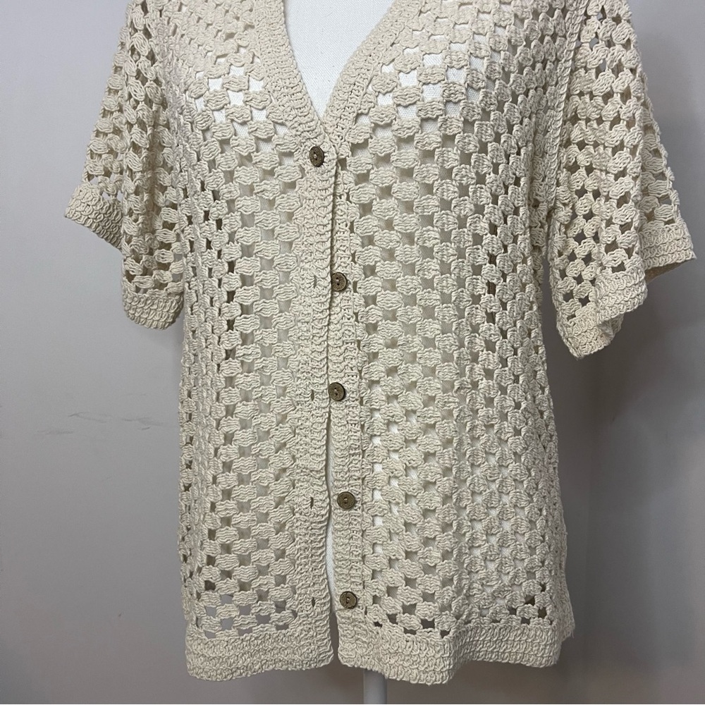 Solitaire Cream Crochet Collared Button-Up - Picture 5 of 7